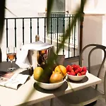 Casa Esmeralda - Luxury Boutique Old Town Apartment Estepona