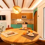 Casa Esmeralda - Luxury Boutique Old Town Apartment *