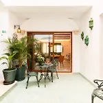 Casa Esmeralda - Luxury Boutique Old Town Apartment *