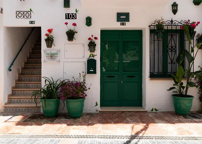 Casa Esmeralda - Luxury Boutique Old Town Естепона